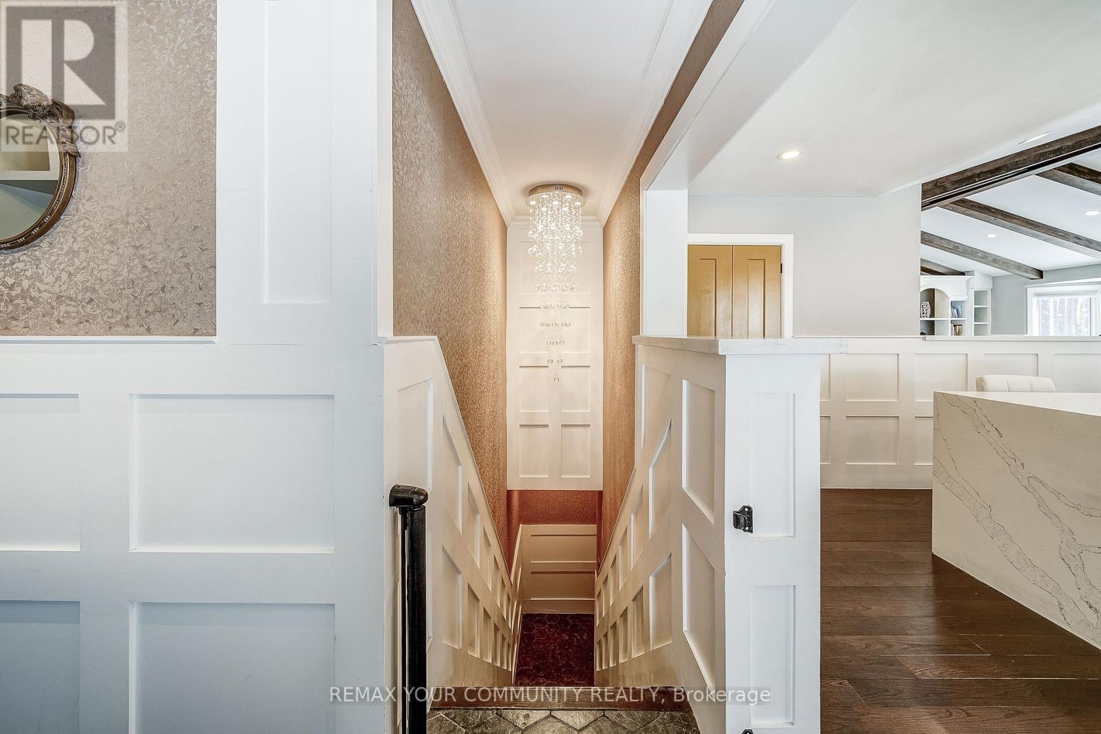 3433 Mount Albert photo 4