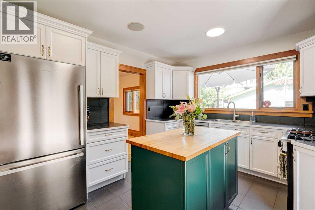 Single Family House for Sale in   Avenue SW South Calgary Calgary 