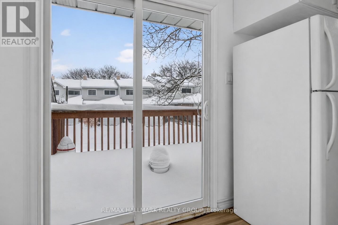 7 - 86 ESTERLAWN PRIVATE - Photo 5 of 40, Ottawa, Ontario