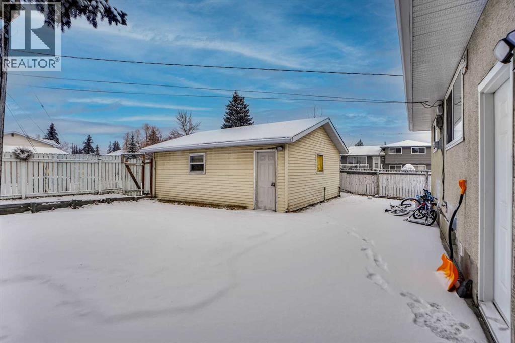 Single Family House Bungalow for Sale in  Penbrooke Close SE Penbrooke Meadows Calgary 