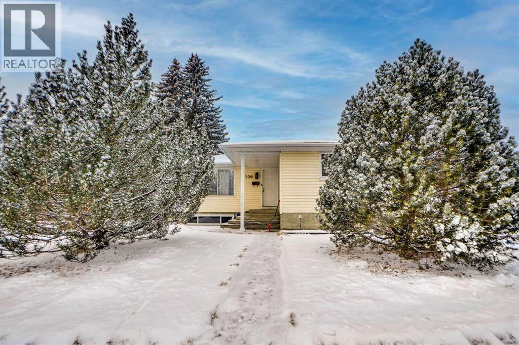 Single Family House Bungalow for Sale in  Penbrooke Close SE Penbrooke Meadows Calgary 