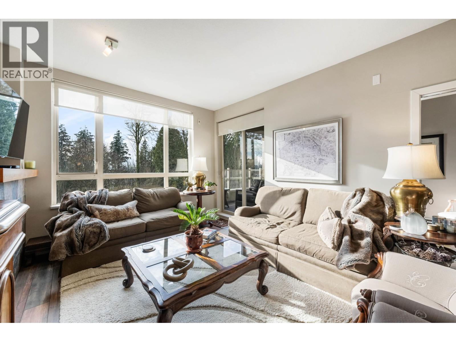 209 560 RAVENWOODS DRIVE, North Vancouver