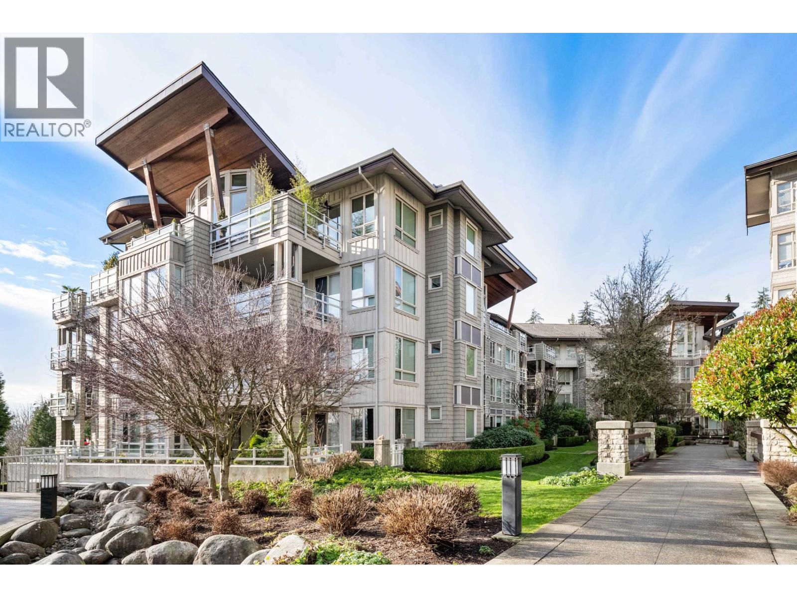 209 560 RAVENWOODS DRIVE, North Vancouver