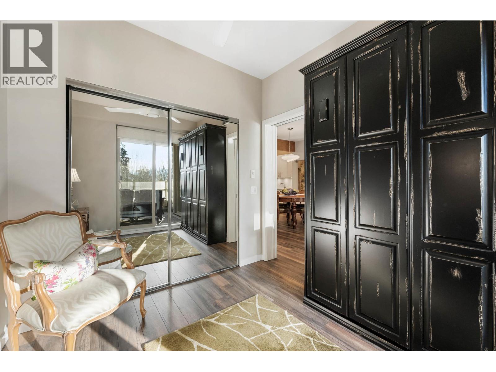 209 560 RAVENWOODS DRIVE, North Vancouver