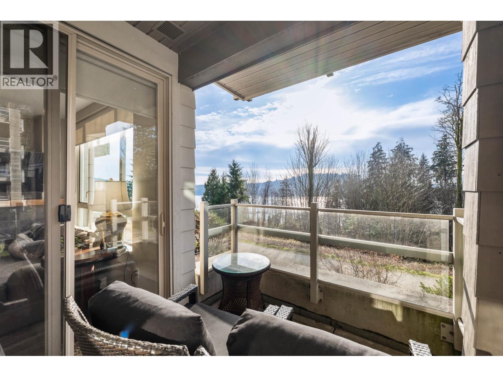 209 560 RAVENWOODS DRIVE, North Vancouver