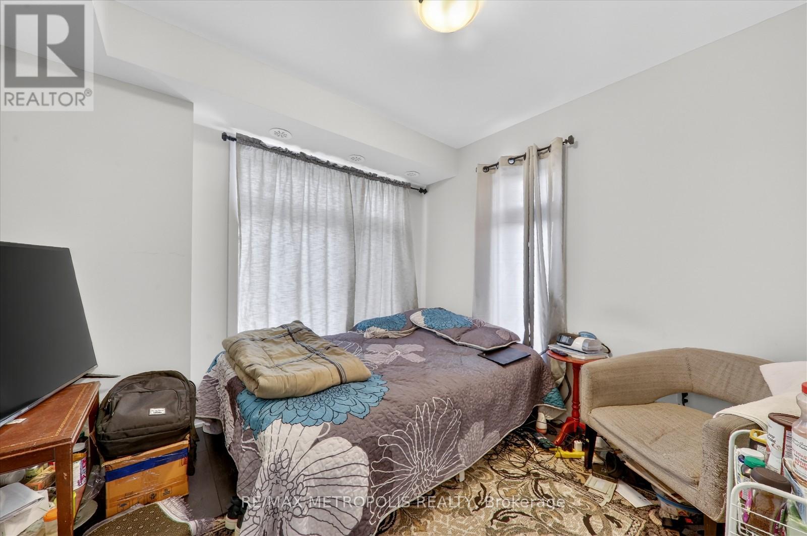 #301 1865 PICKERING PARKWAY - 26
