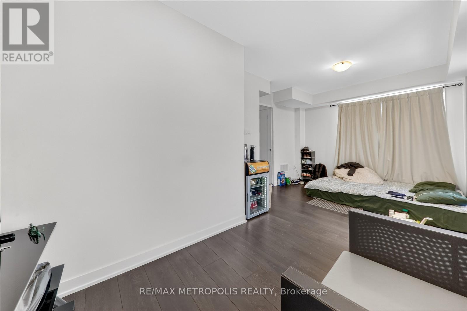 #301 1865 PICKERING PARKWAY - 7