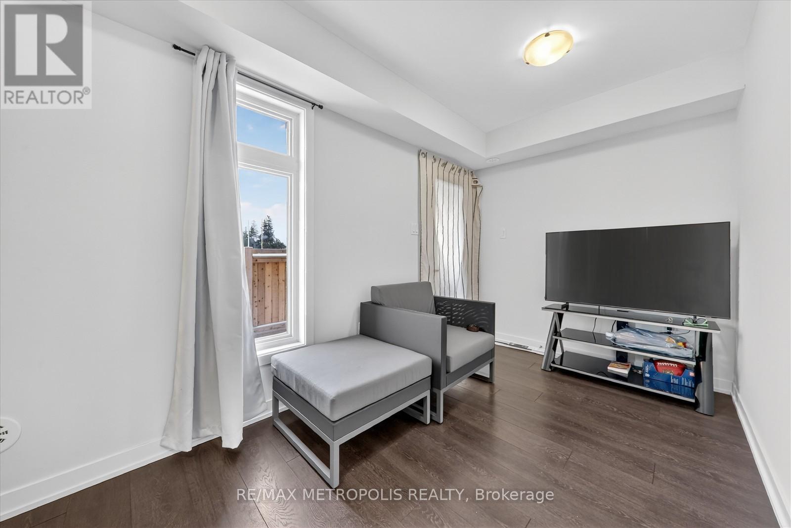 #301 1865 PICKERING PARKWAY - 9