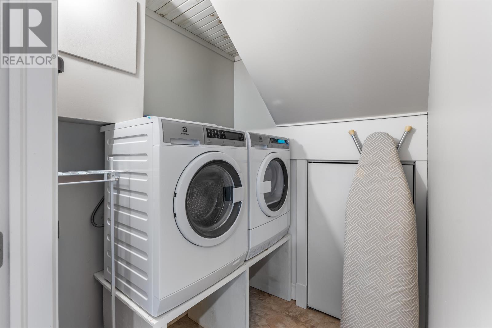 #2 359 WATER STREET - 32