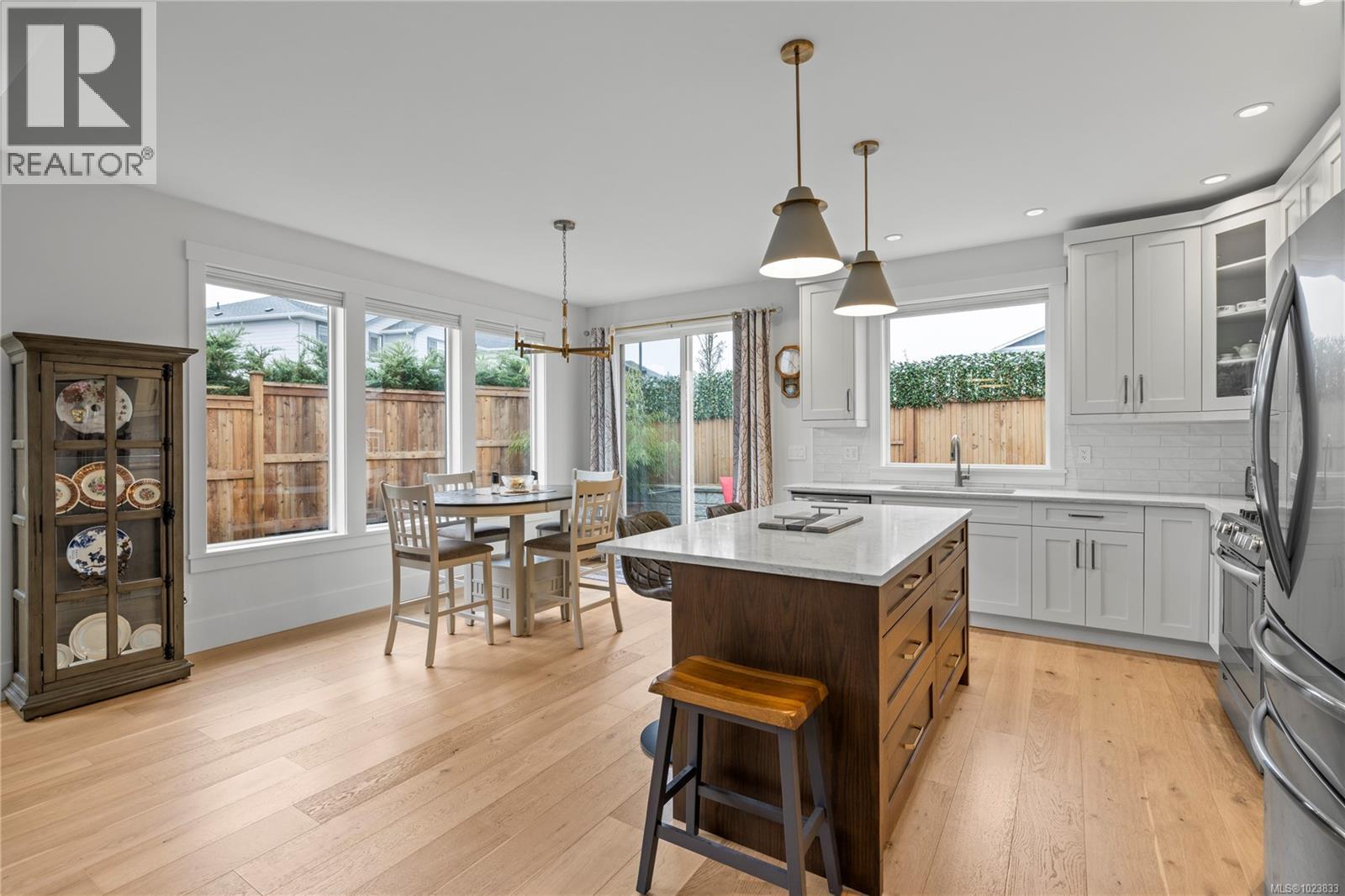 163 Cabot Crt, Parksville