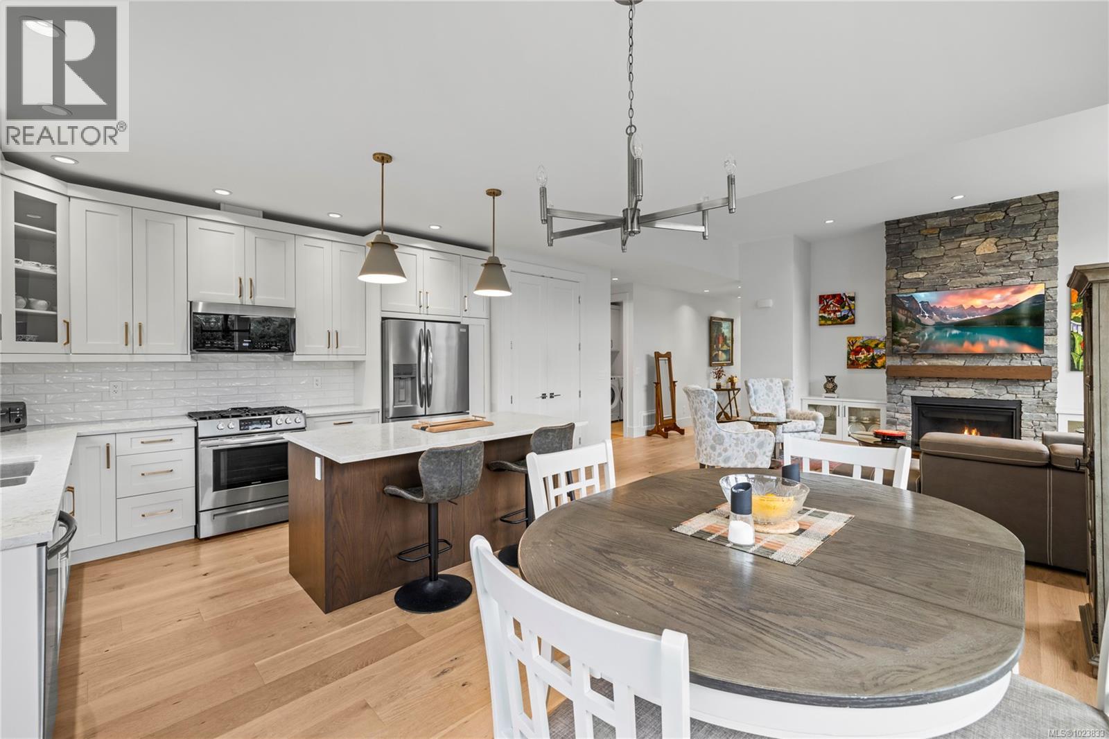 163 Cabot Crt, Parksville