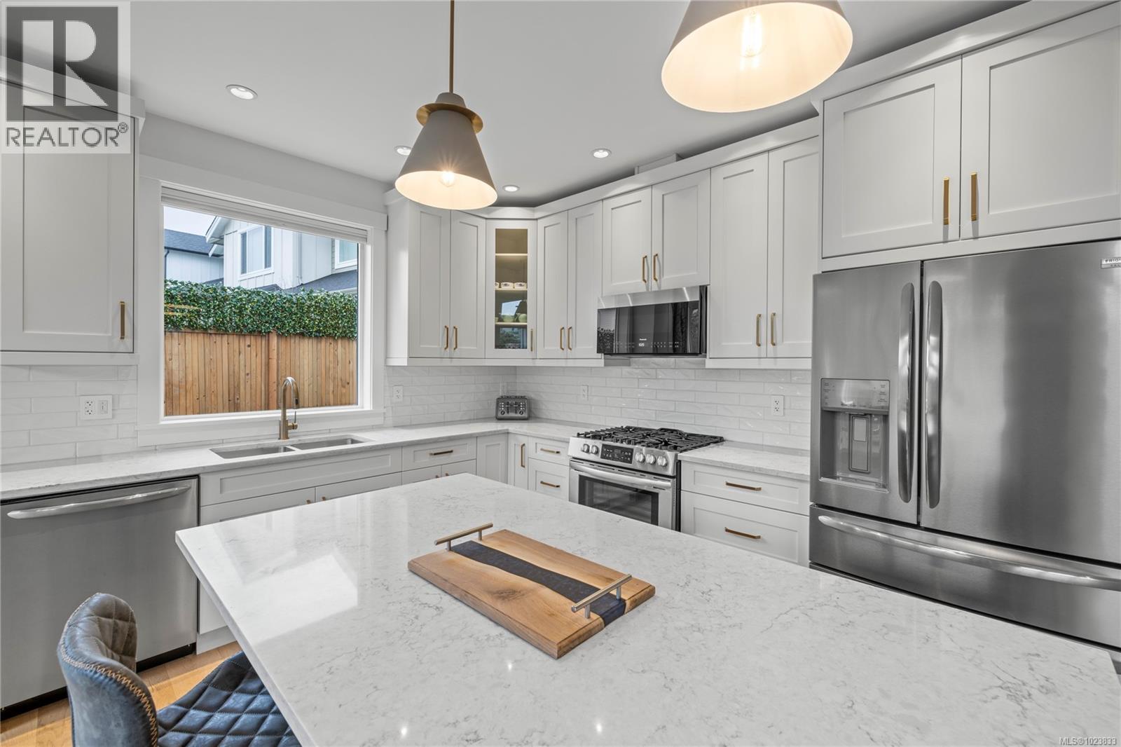 163 Cabot Crt, Parksville