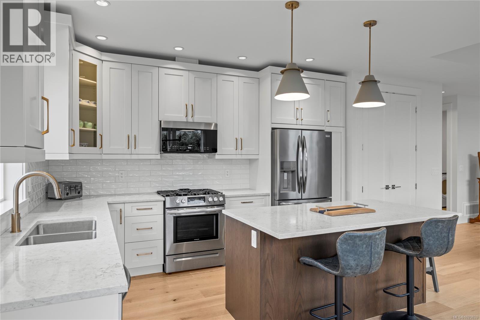 163 Cabot Crt, Parksville