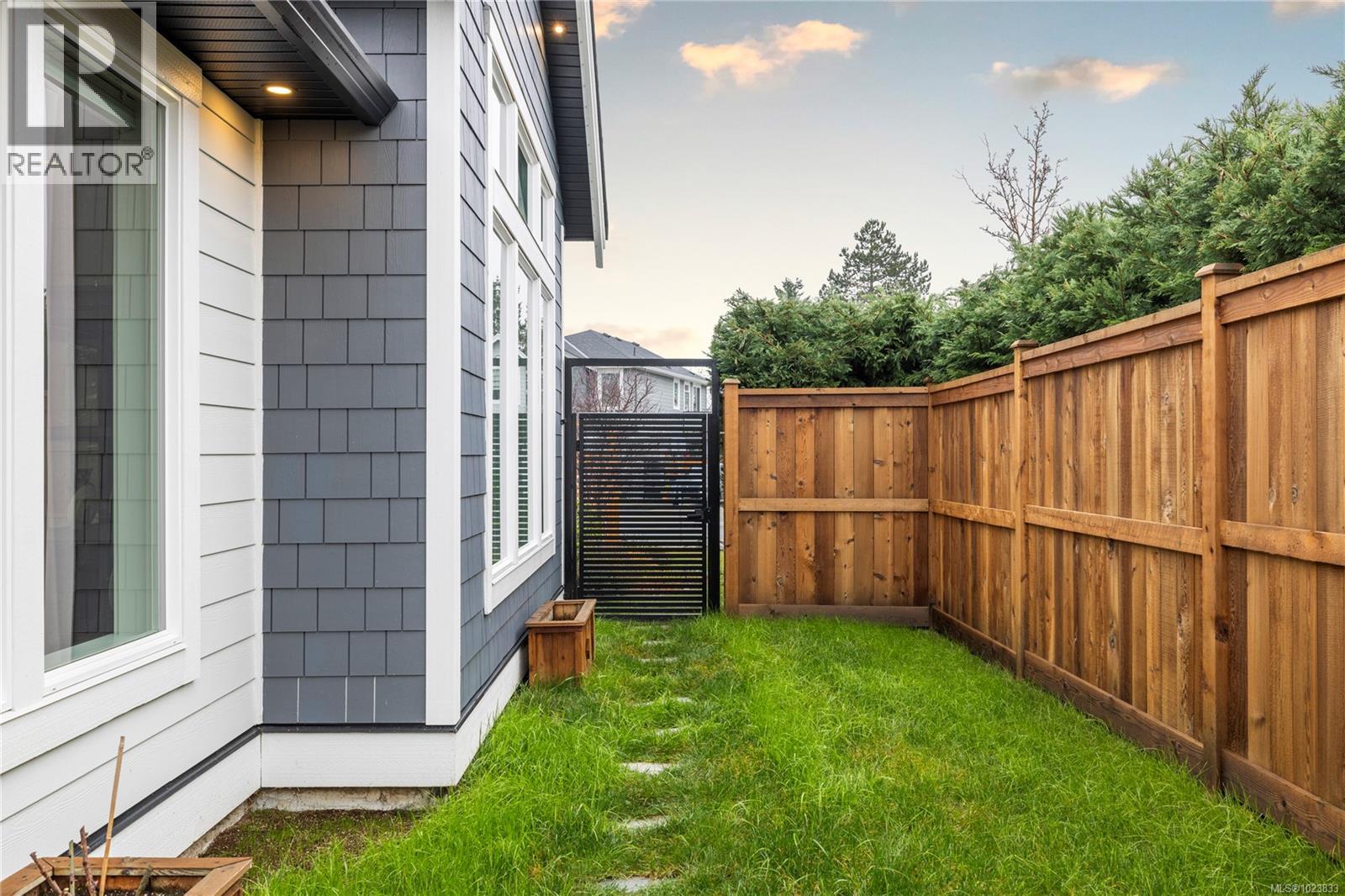 163 Cabot Crt, Parksville