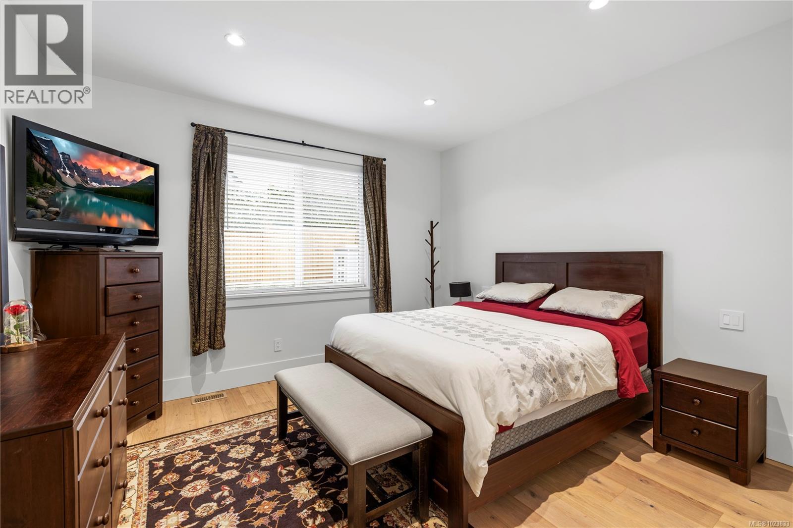 163 Cabot Crt, Parksville