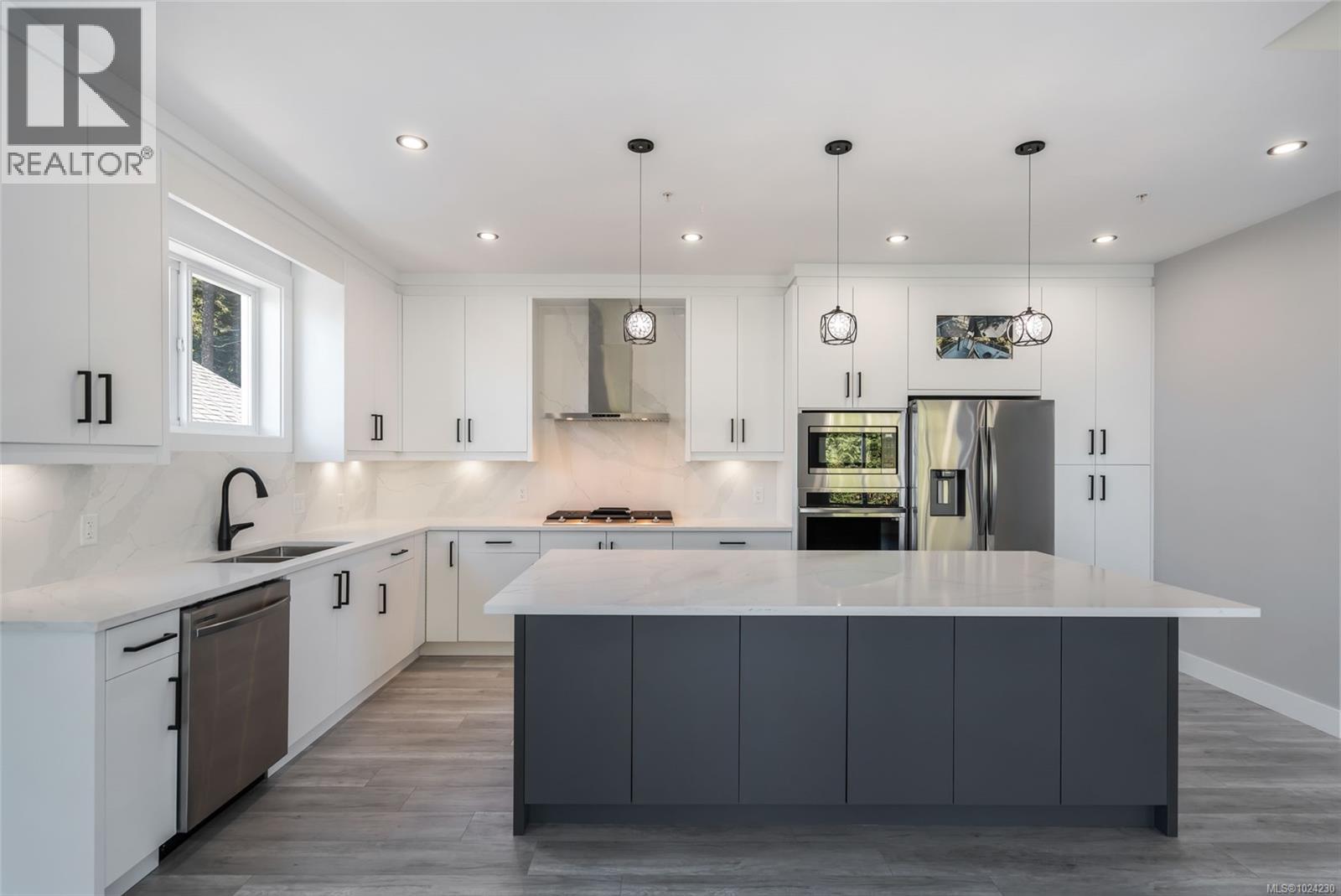 124 HAWK POINT RD - Image 2