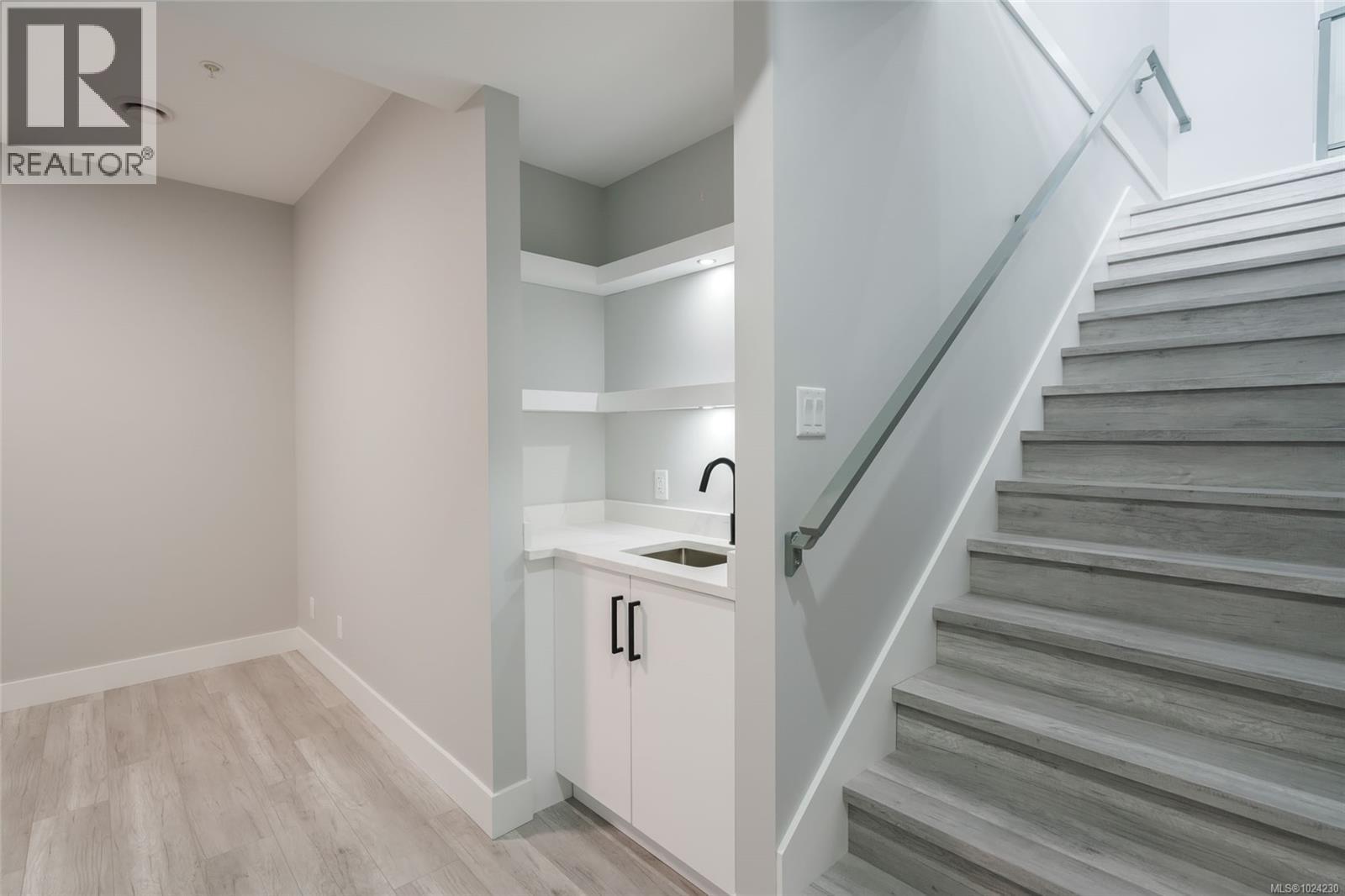 124 HAWK POINT RD - 34