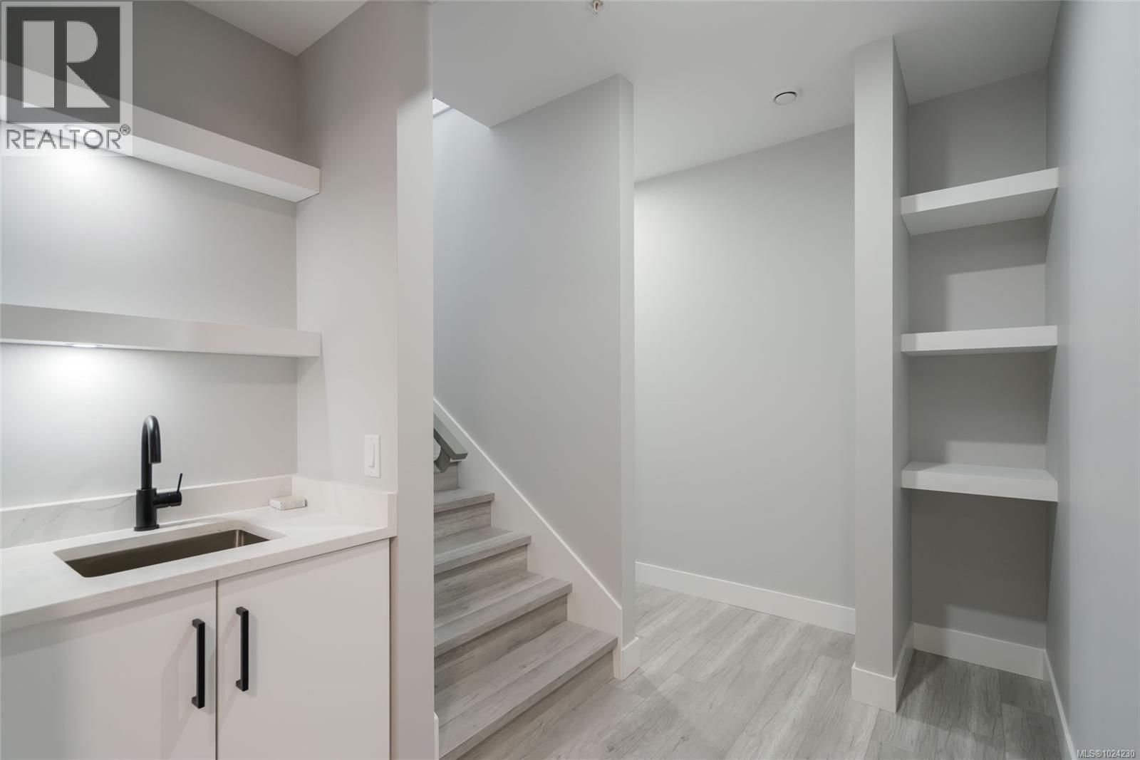 124 HAWK POINT RD - 35