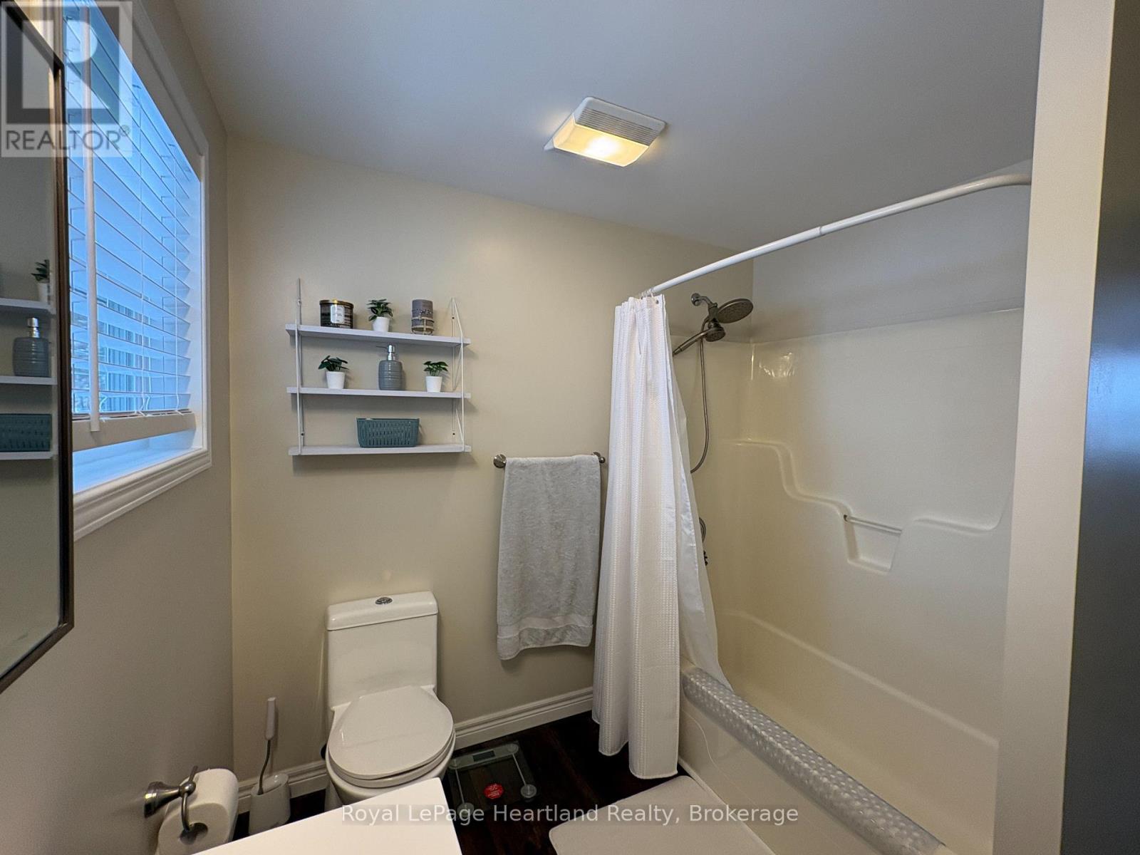 15 HURON LANE - 28