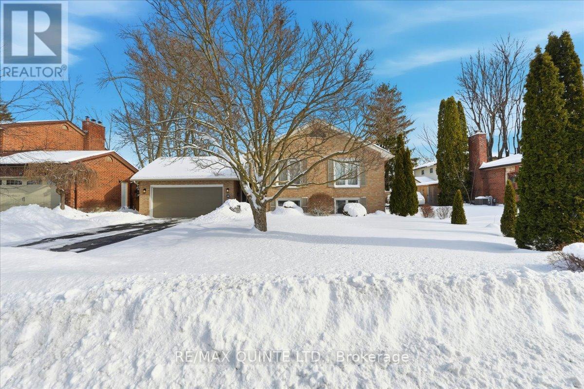 10 GROSVENOR DRIVE - Photo 2 of 41, Belleville (Belleville Ward), Ontario