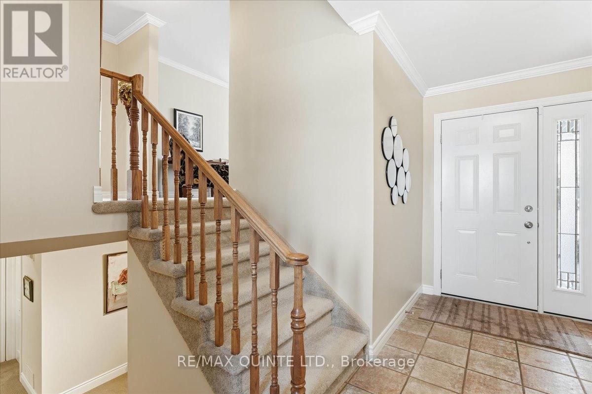 10 GROSVENOR DRIVE - Photo 5 of 41, Belleville (Belleville Ward), Ontario