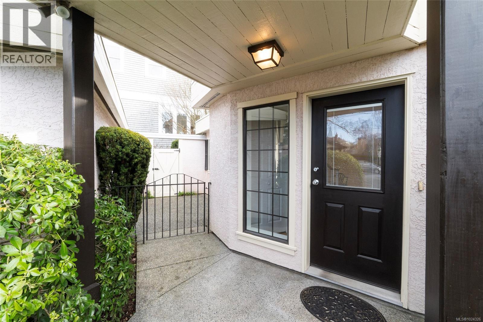 1393 Monterey Ave, Oak Bay