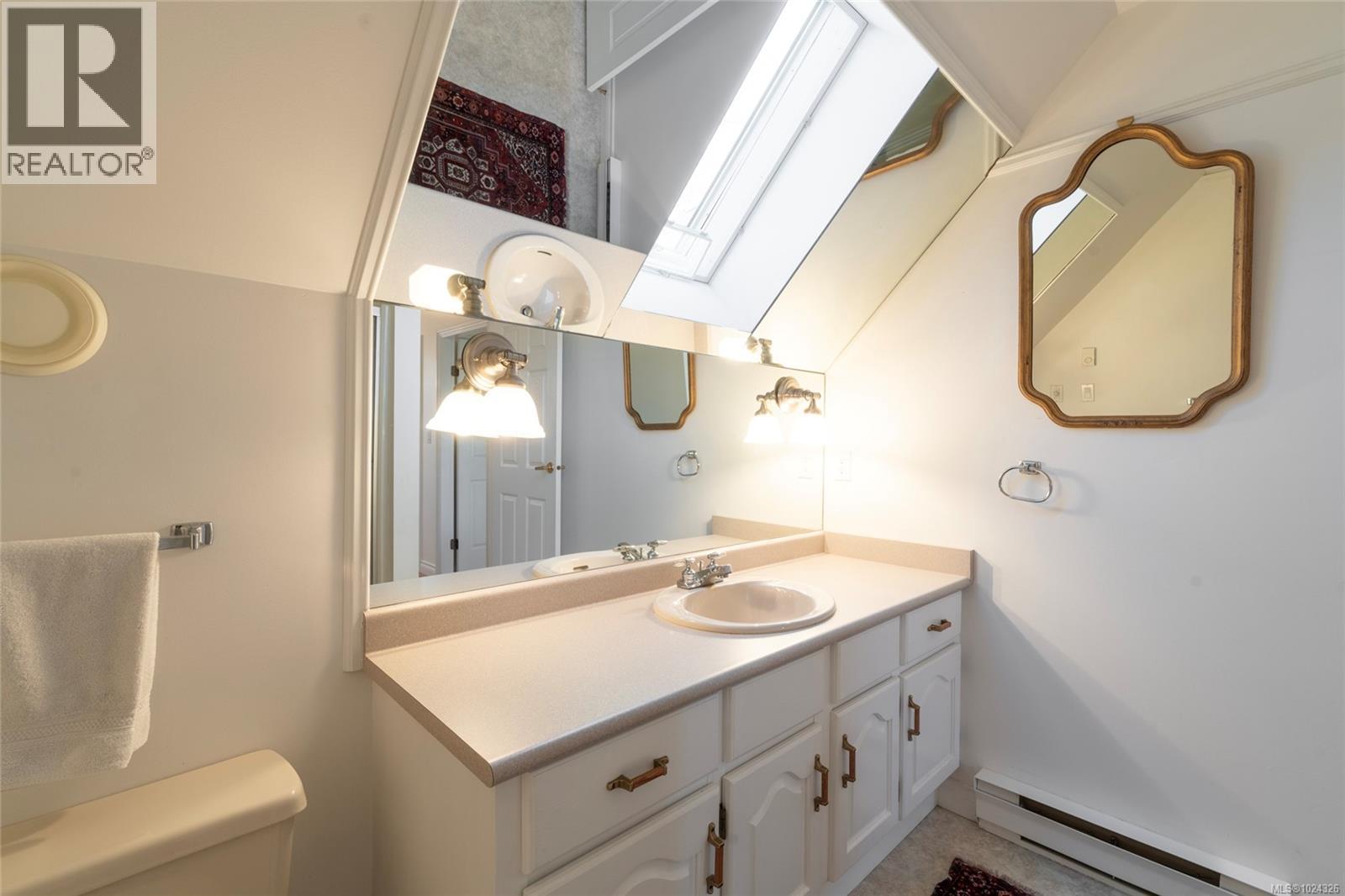 1393 Monterey Ave, Oak Bay