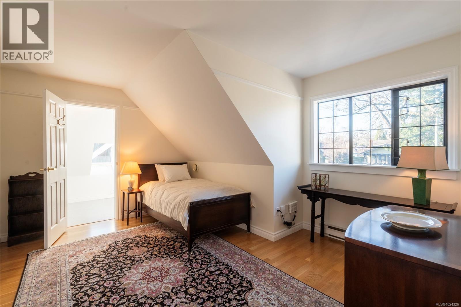 1393 Monterey Ave, Oak Bay