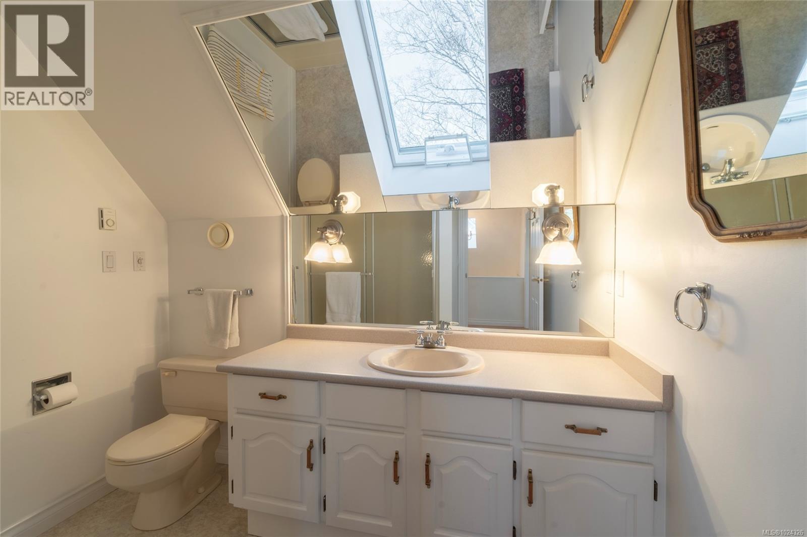 1393 Monterey Ave, Oak Bay