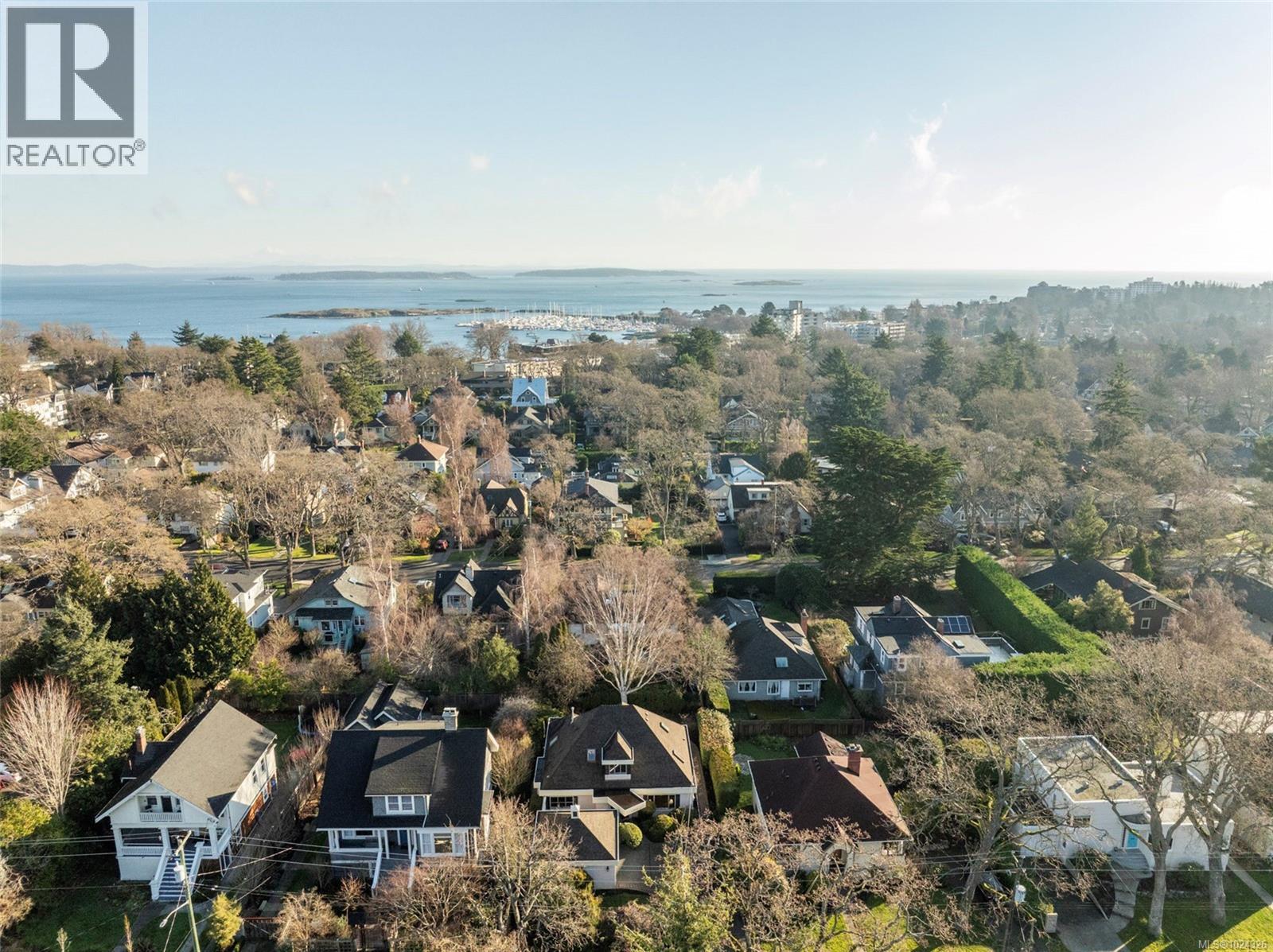 1393 Monterey Ave, Oak Bay