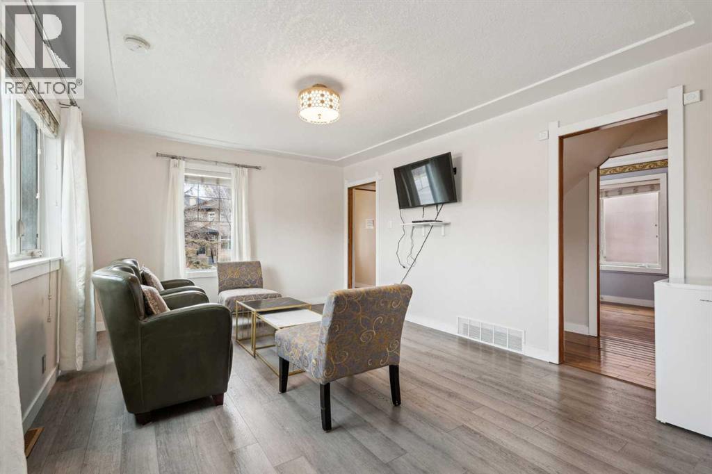 Single Family House for Sale in   Avenue NW Mount Pleasant Calgary 