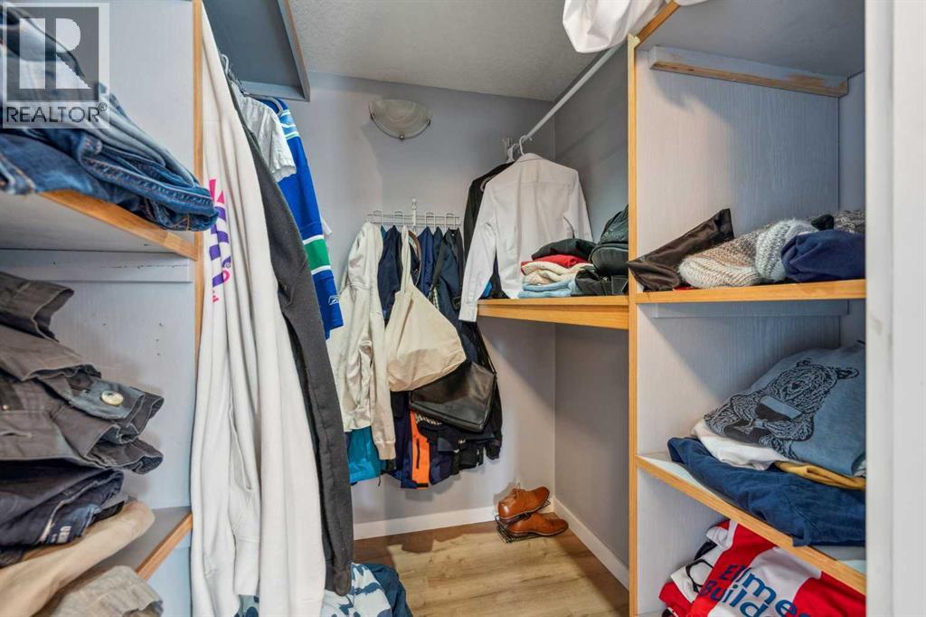 Single Family House for Sale in   Avenue NW Mount Pleasant Calgary 