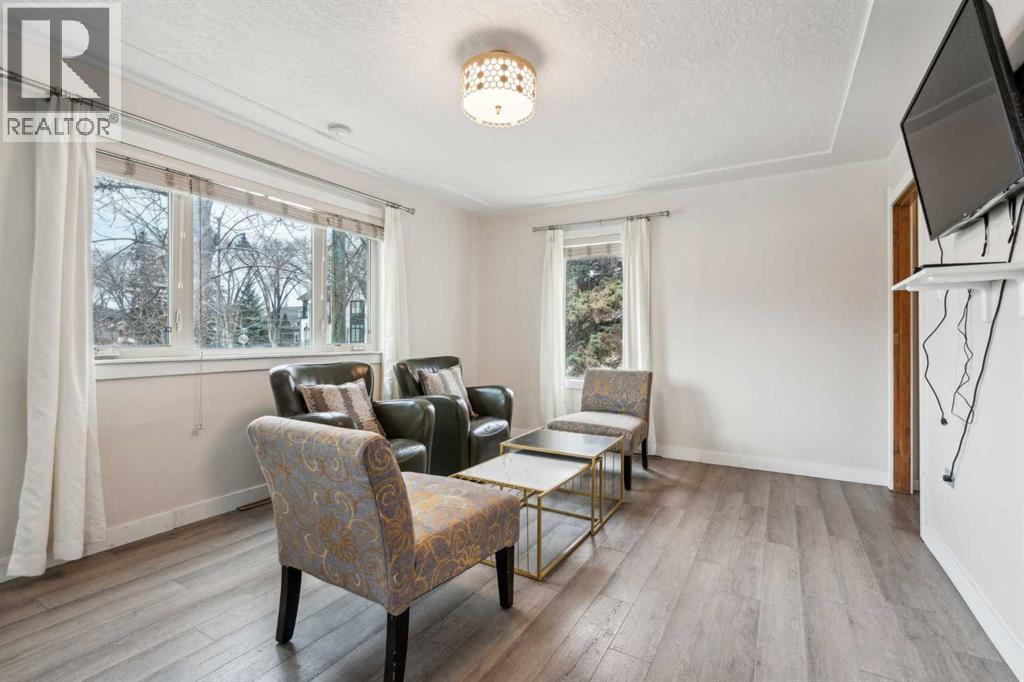 Single Family House for Sale in   Avenue NW Mount Pleasant Calgary 