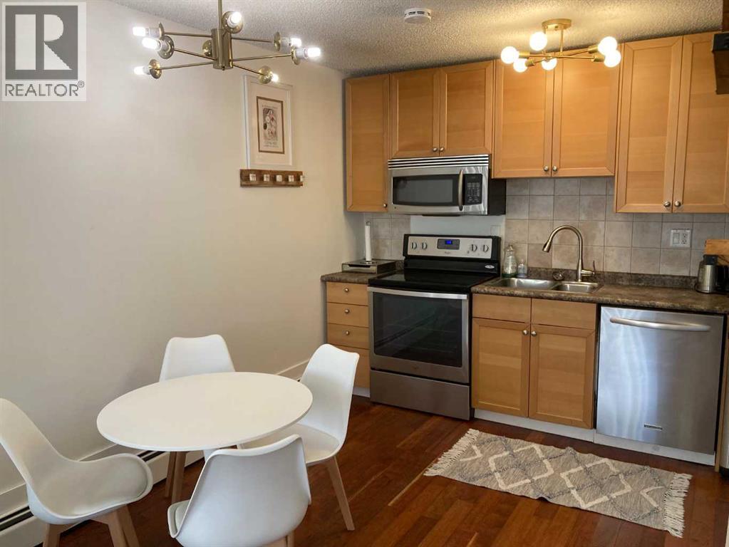 Single Family House for Sale in    Avenue SW Sunalta Calgary 