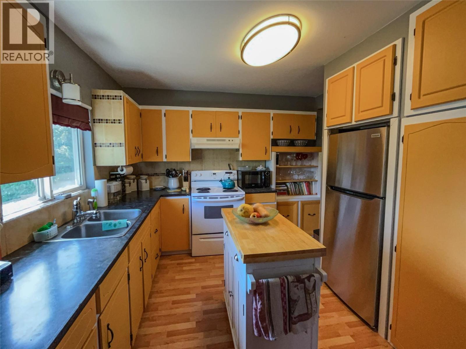 5506 Jackpine Lane, Osoyoos