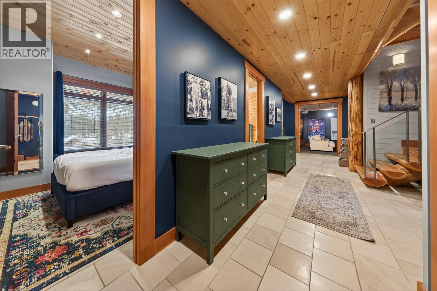 1783 Greywolf Drive, Panorama