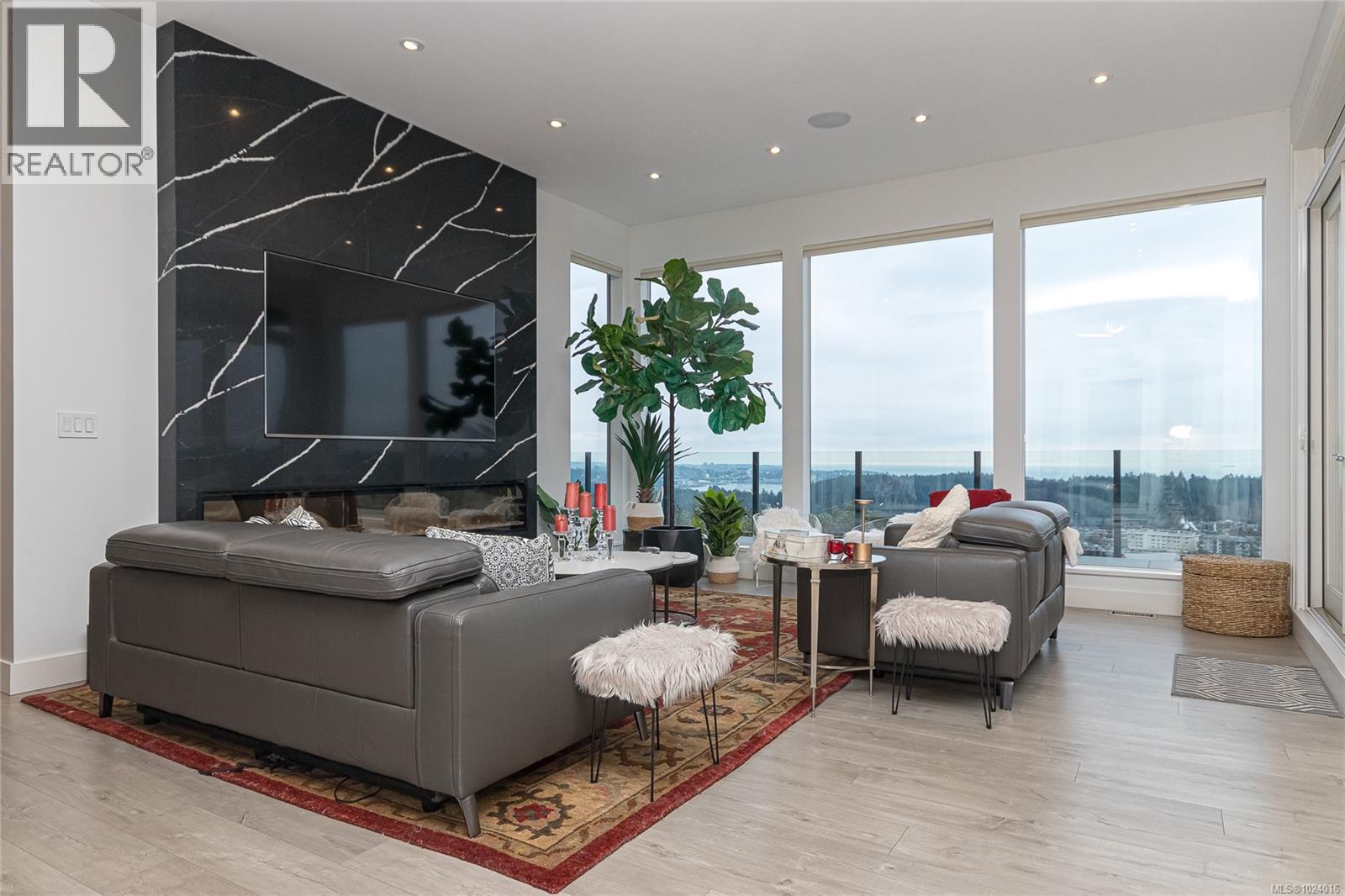 2713 Goldstone Hts, Langford