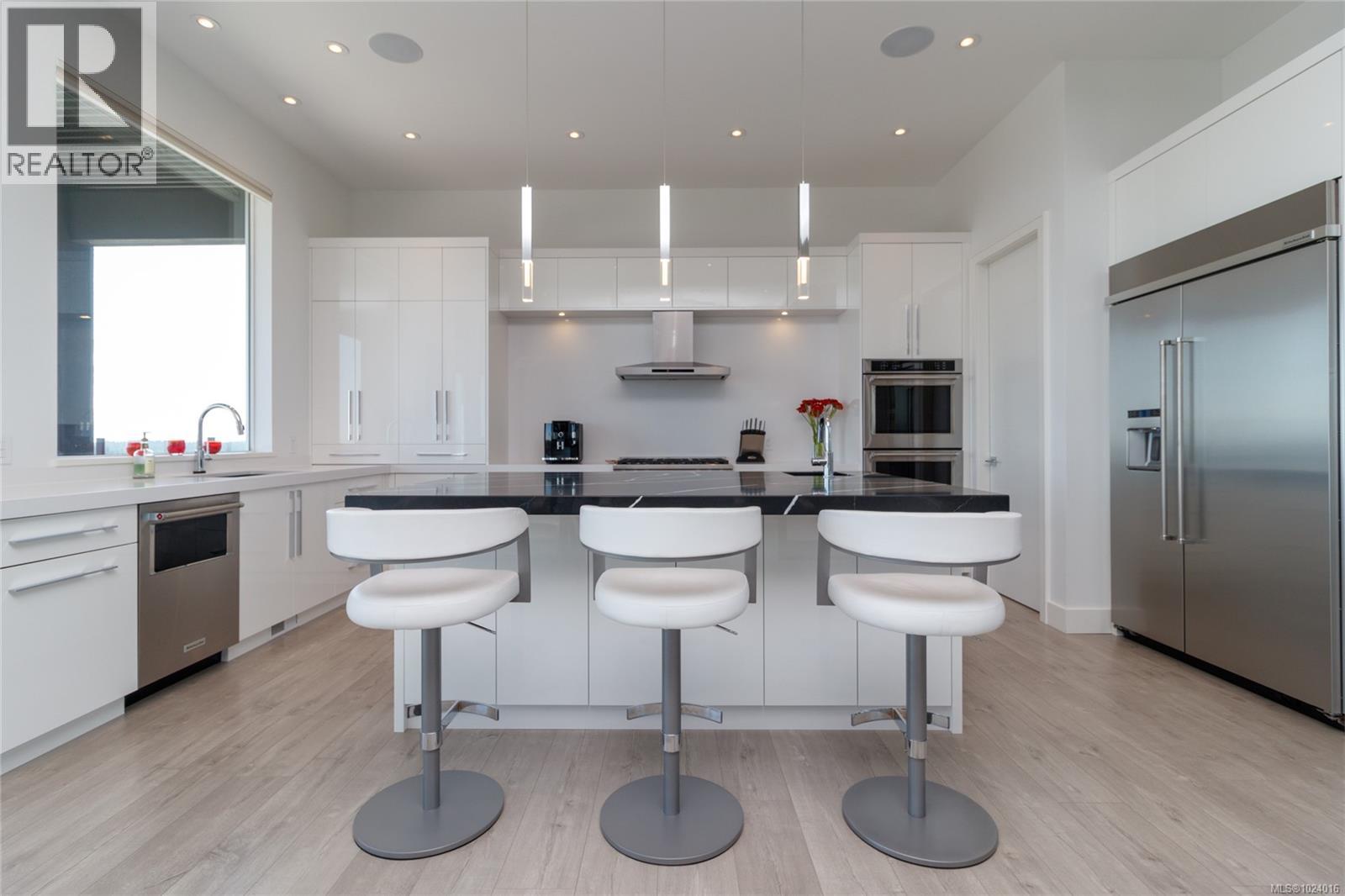 2713 Goldstone Hts, Langford