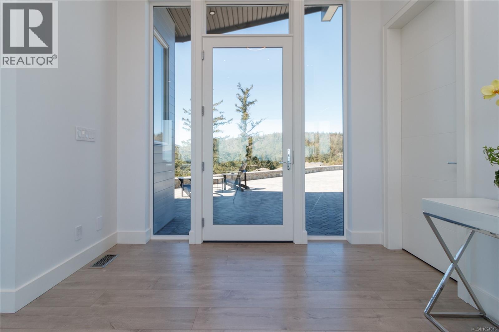 2713 Goldstone Hts, Langford