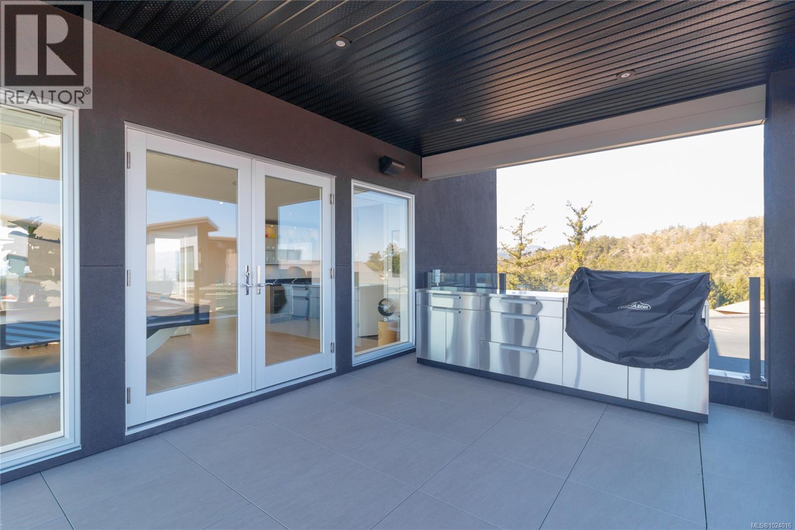 2713 Goldstone Hts, Langford