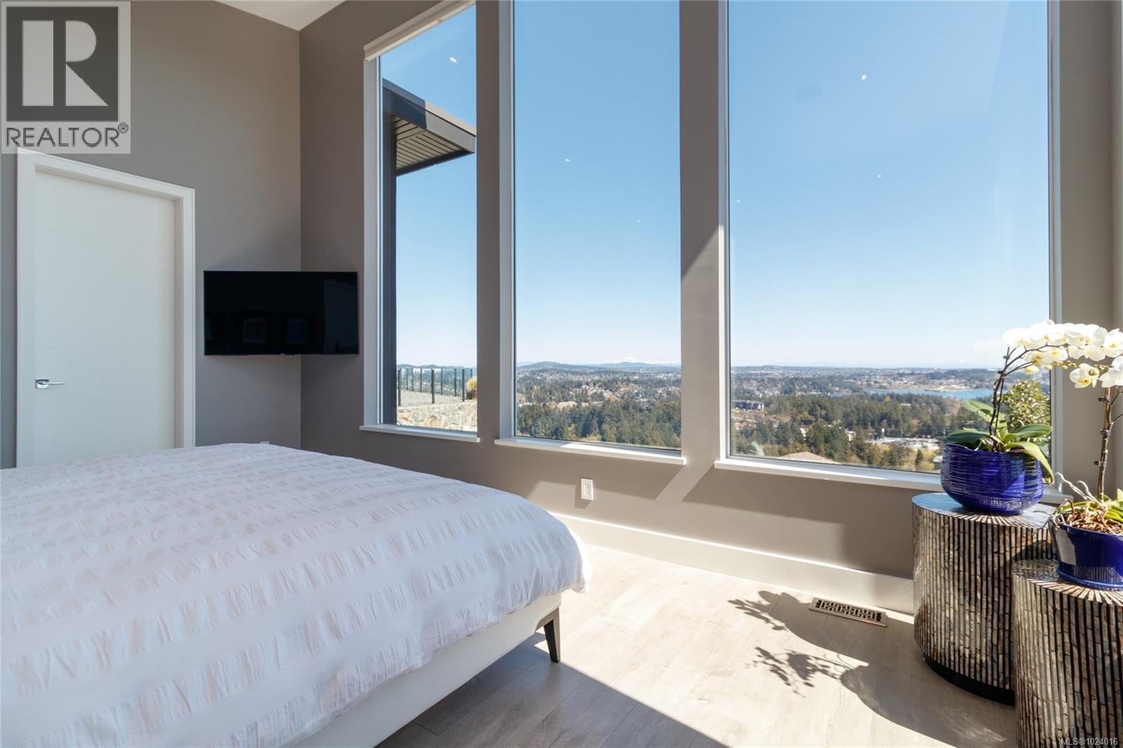 2713 Goldstone Hts, Langford