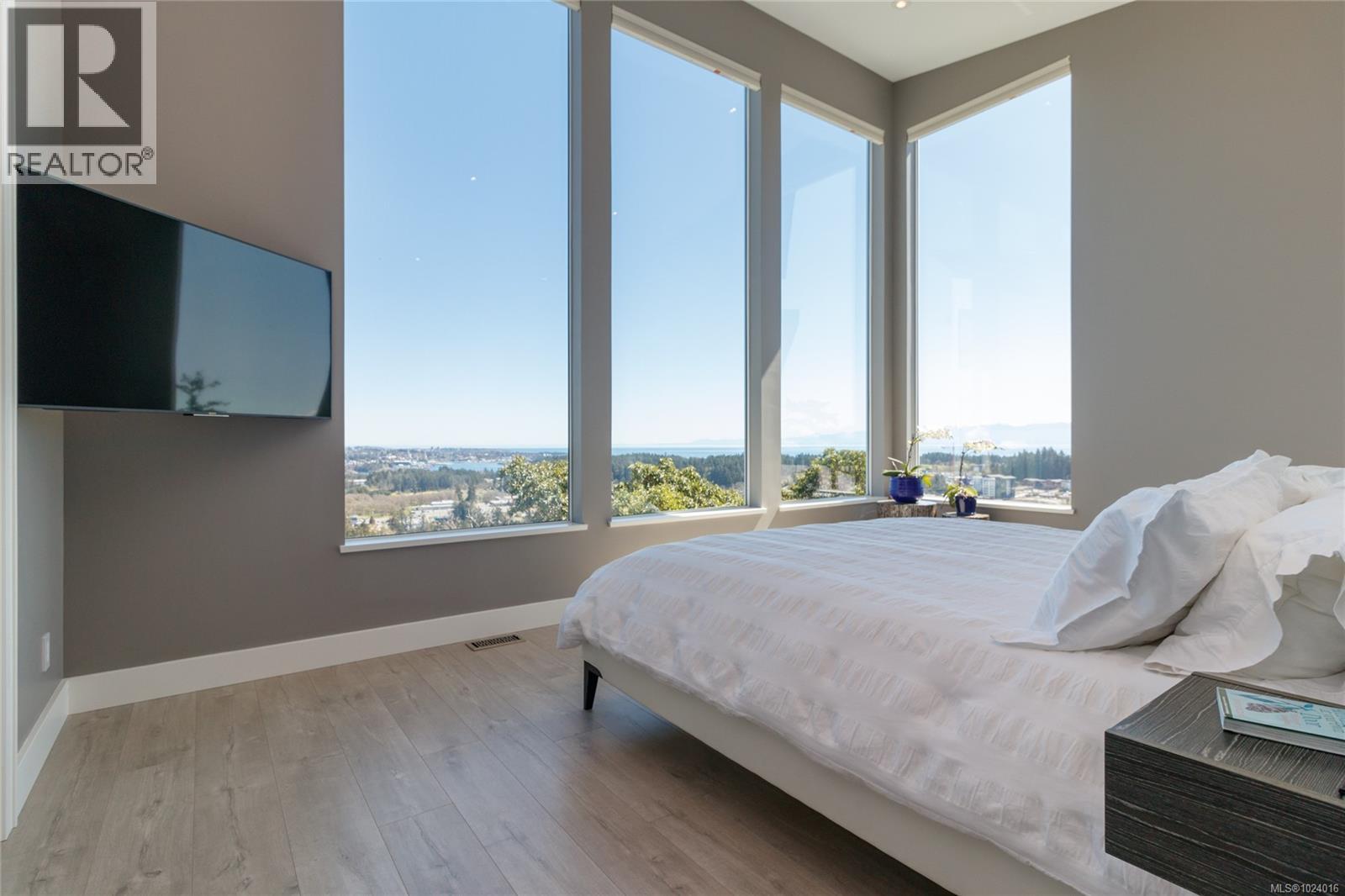 2713 Goldstone Hts, Langford