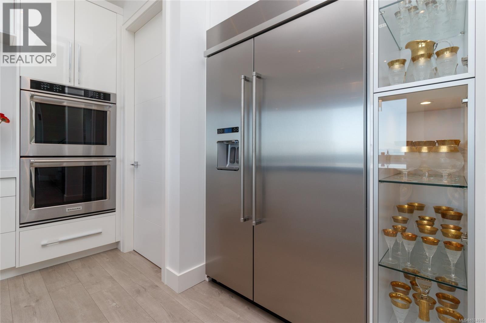 2713 Goldstone Hts, Langford