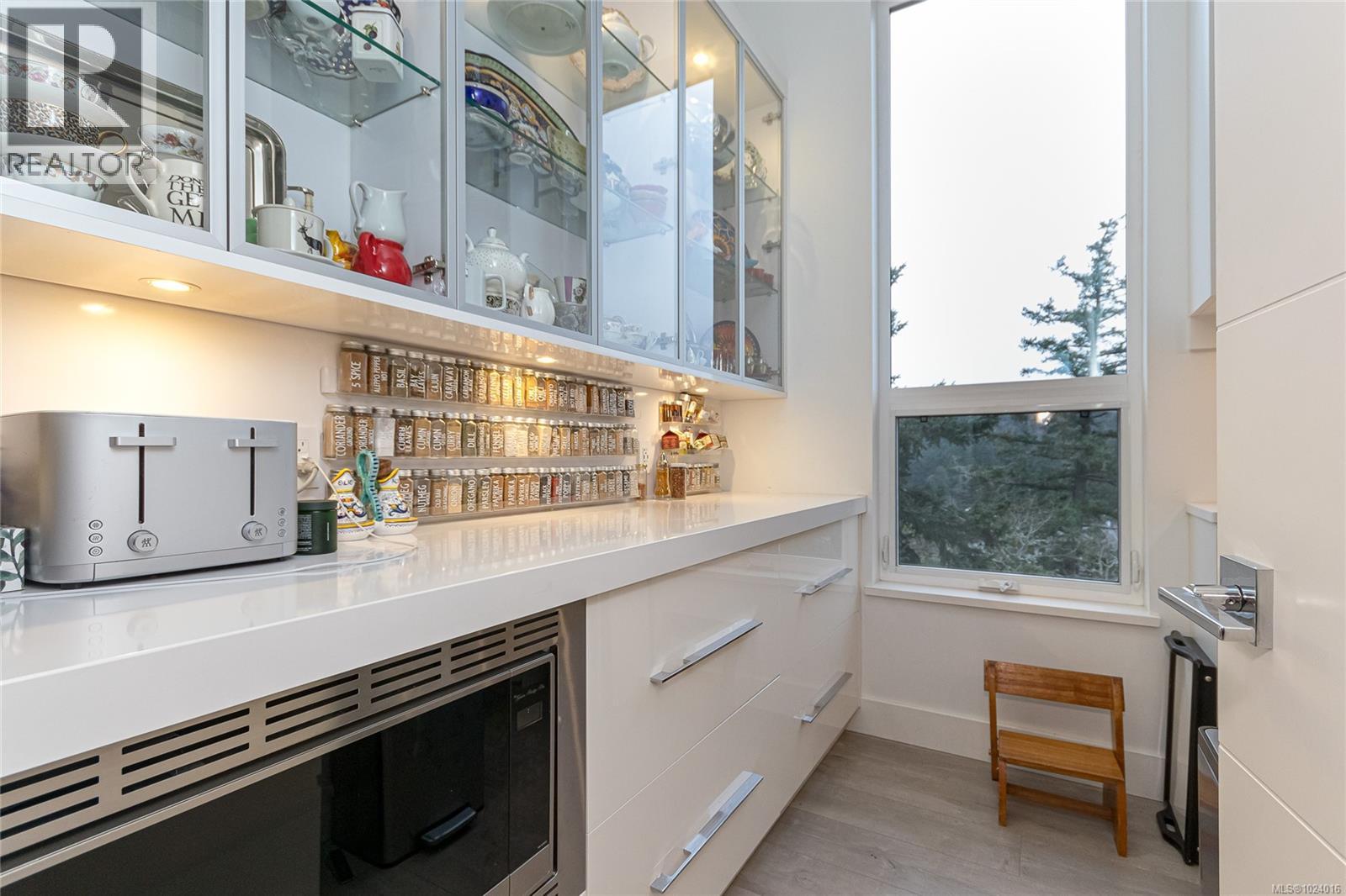 2713 Goldstone Hts, Langford