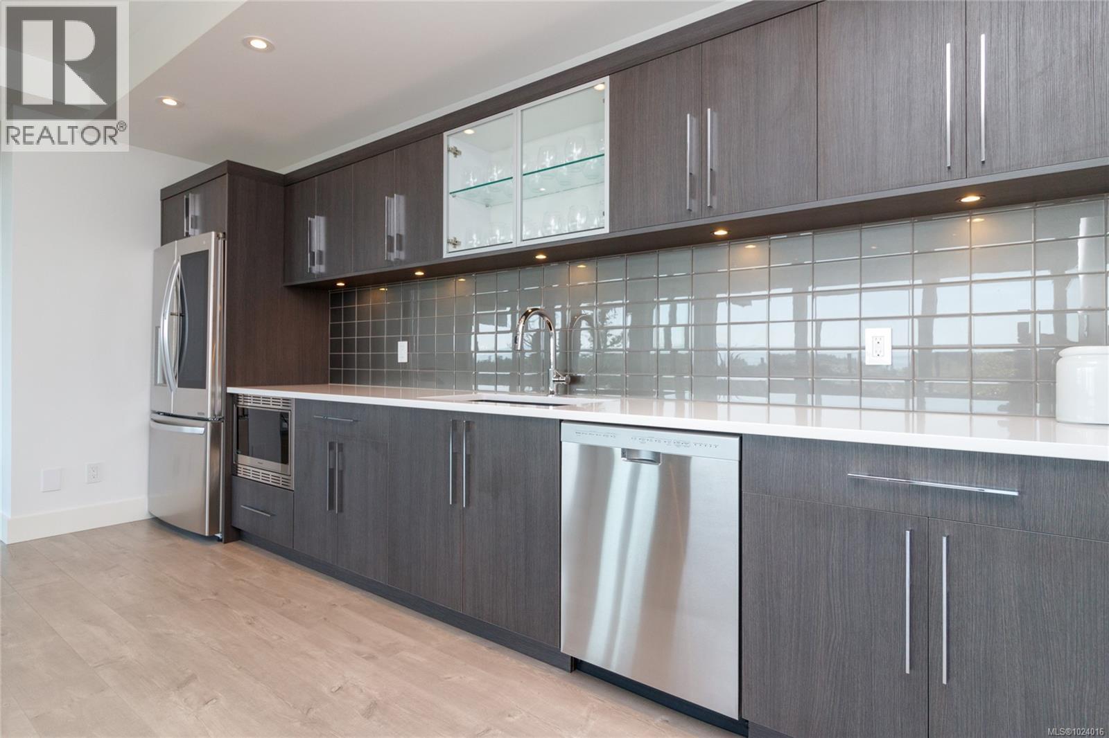 2713 Goldstone Hts, Langford