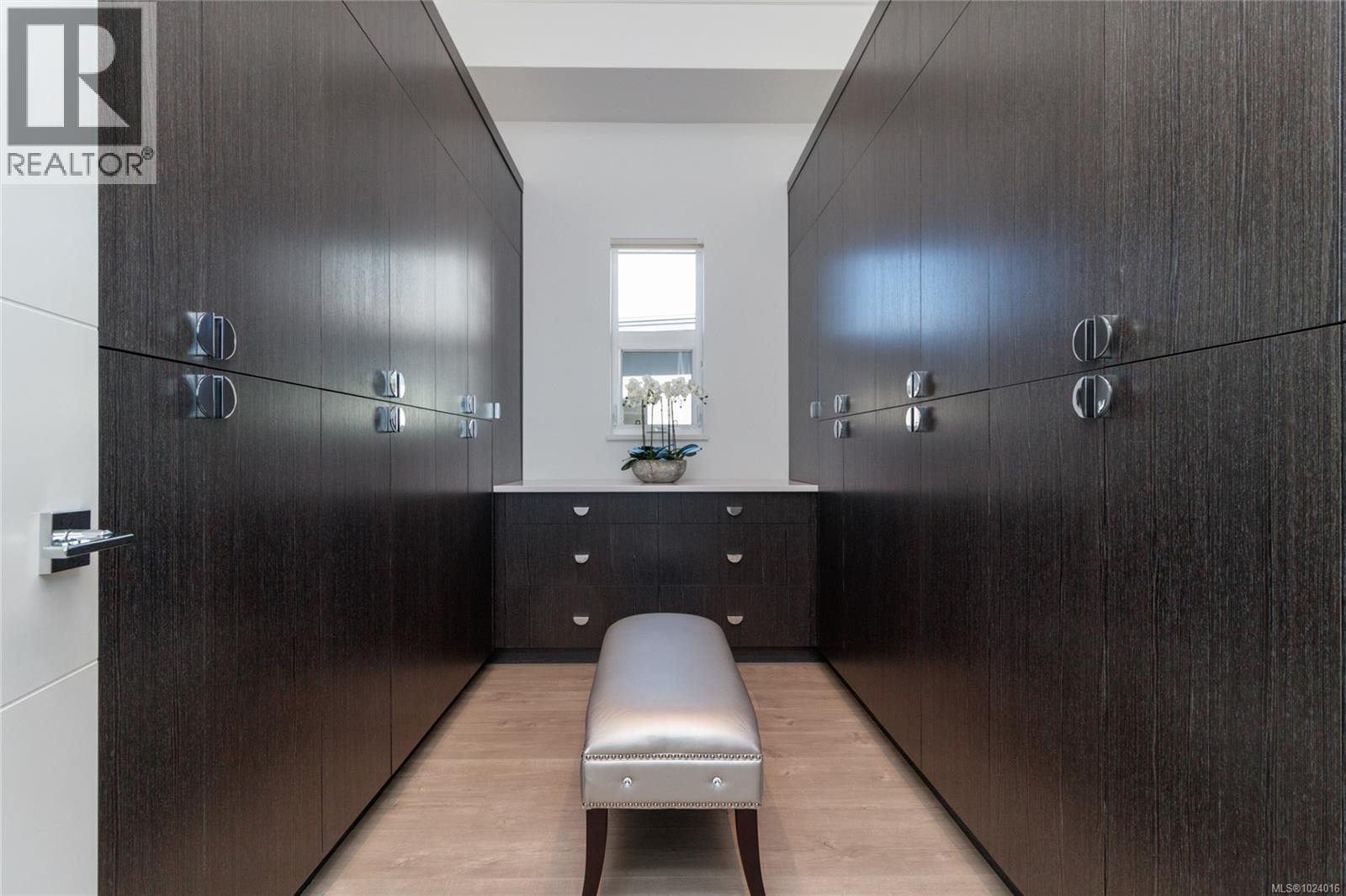 2713 Goldstone Hts, Langford