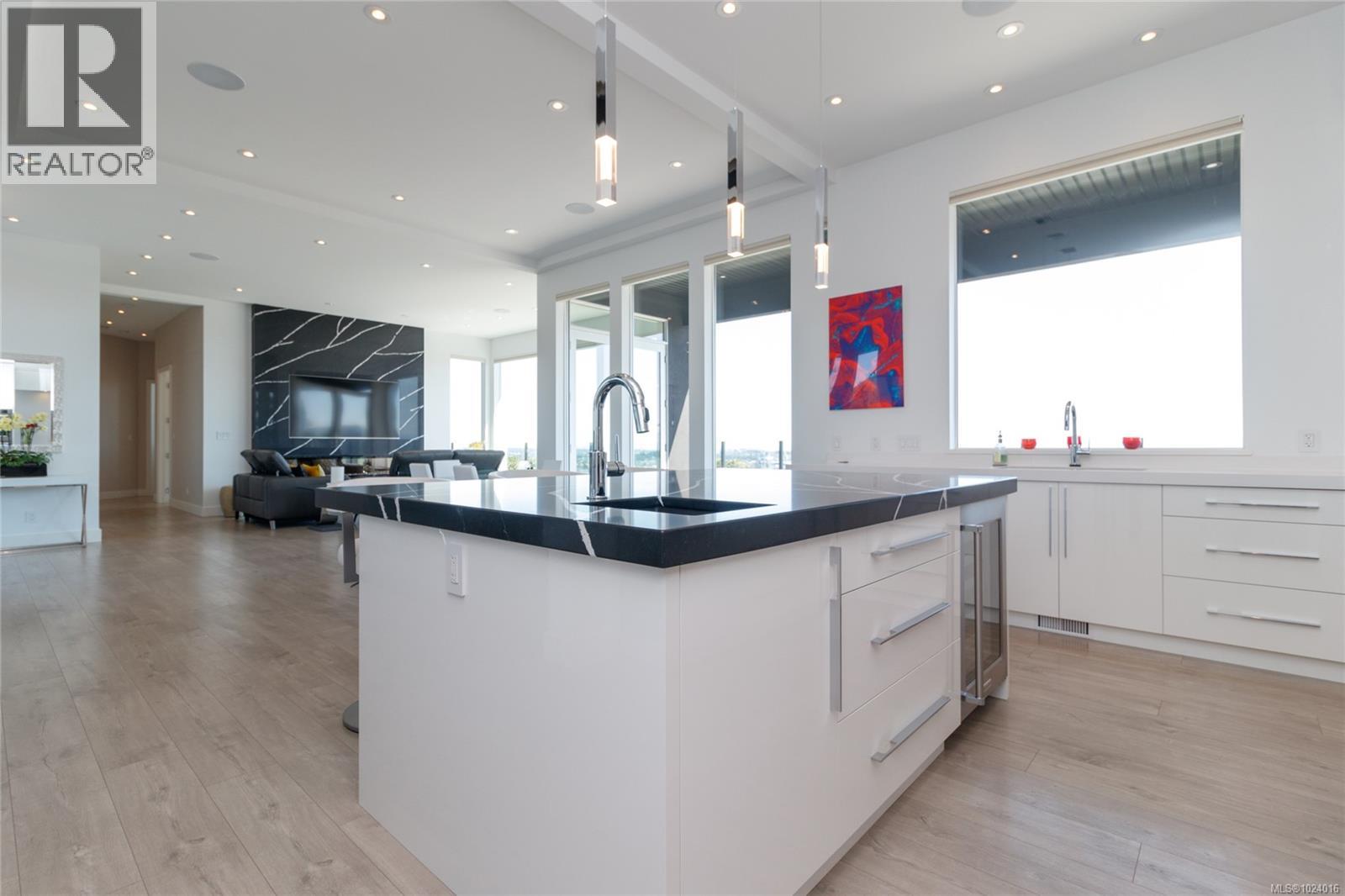 2713 Goldstone Hts, Langford