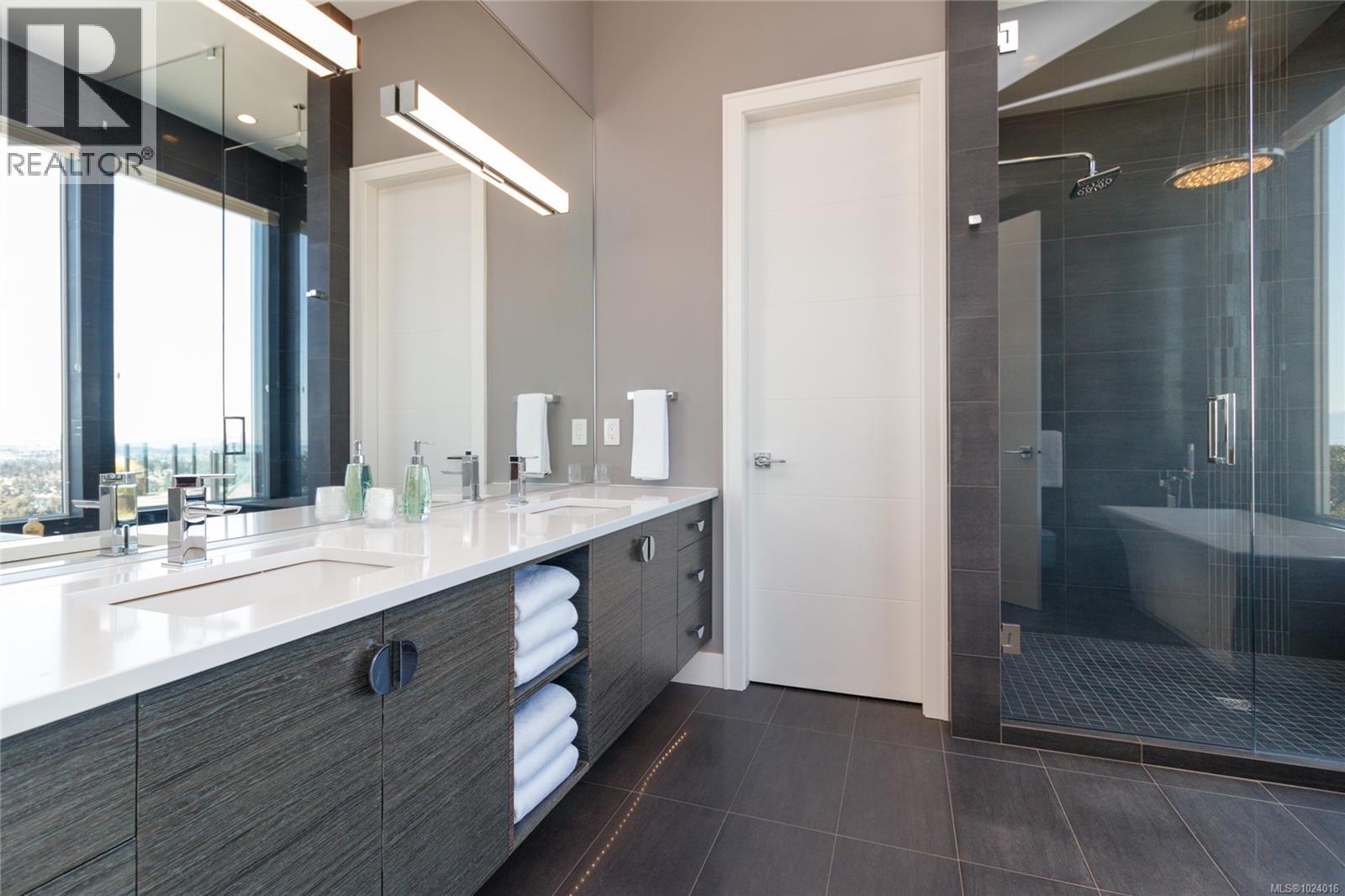 2713 Goldstone Hts, Langford