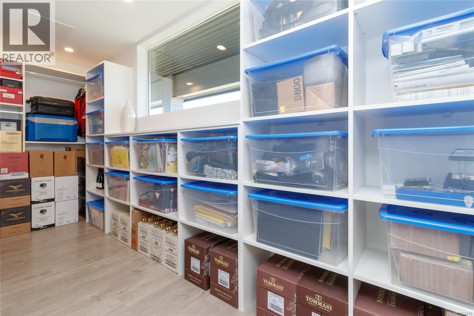 2713 Goldstone Hts, Langford