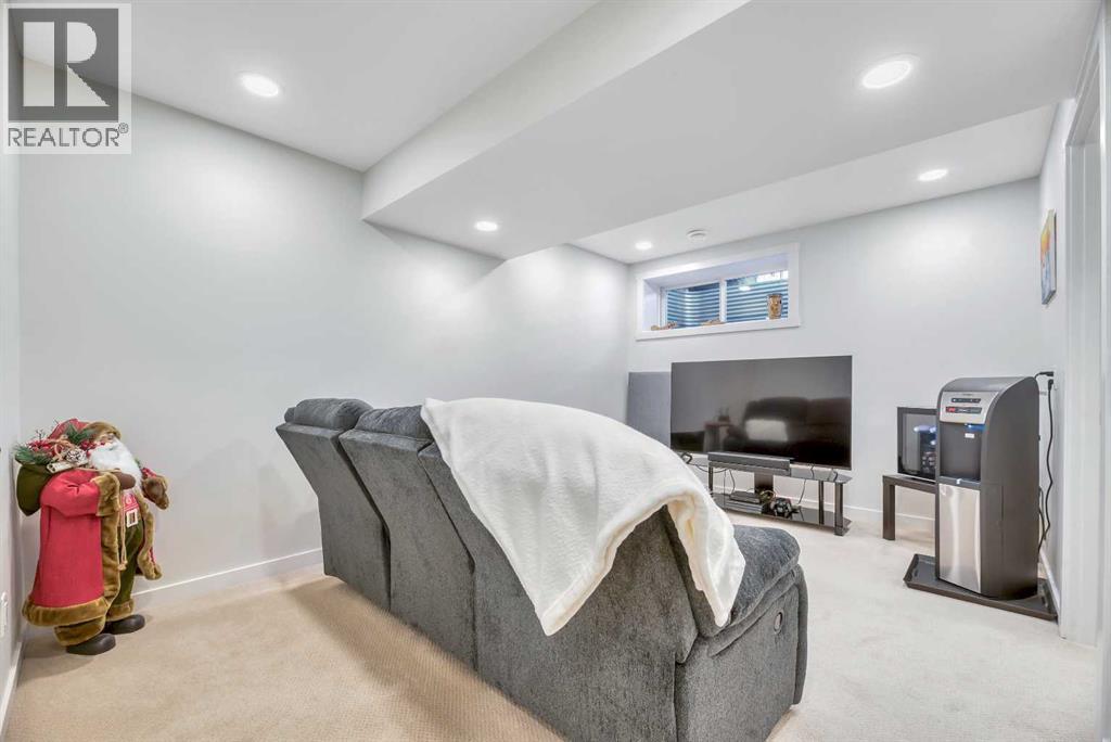 Single Family House for Sale in  Wolf Hollow Park SE Wolf Willow Calgary 